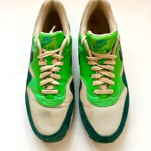 NIKE Air Max 1 OG Essential "Atomic Green"  in Mens size 10